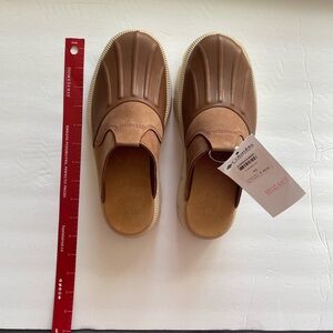 New Sorel Brown clogs. Size 7 with lug soles.